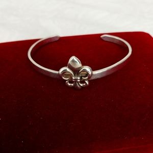 Silver  9.25 bracelets fleur de lys